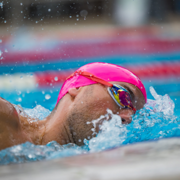 SWIMMING GOGGLES