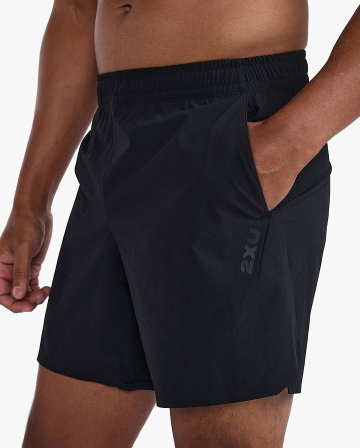 2XU MR6986B Motion 6 Inch Men's Running Shorts (Black/Black)