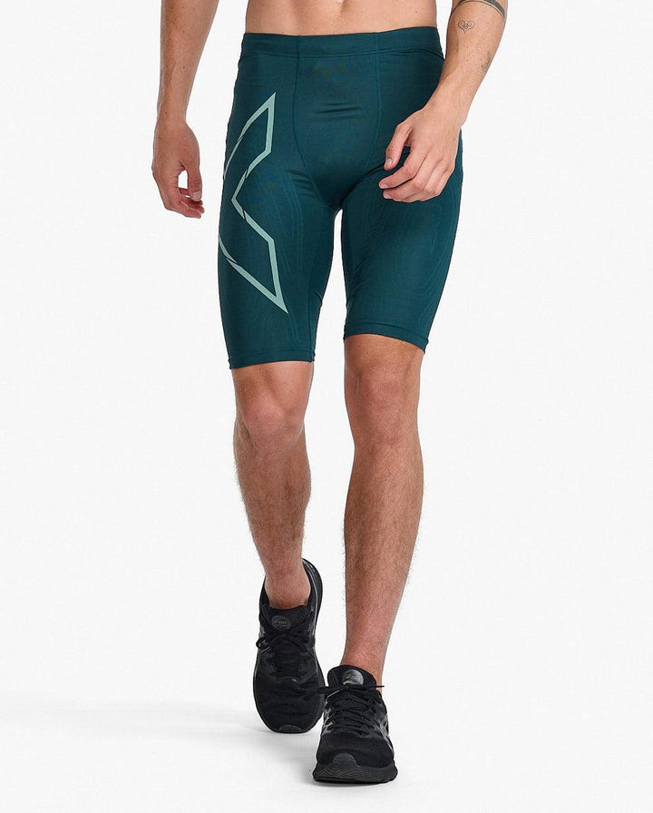 2XU Light Speed Compression Men's Cycling Shorts (Pine/Raft Reflective) - BUMSONTHESADDLE