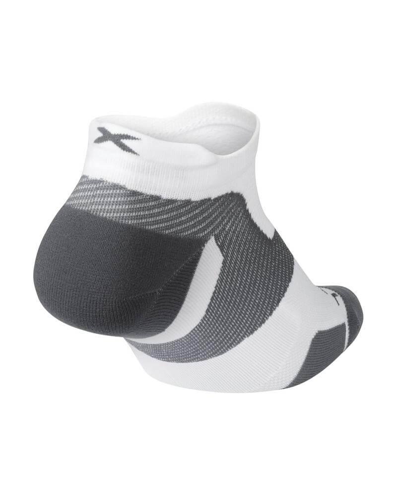 2XU Vectr Light Cushion Compression No-Show Unisex Cycling Socks (White/Grey) - BUMSONTHESADDLE