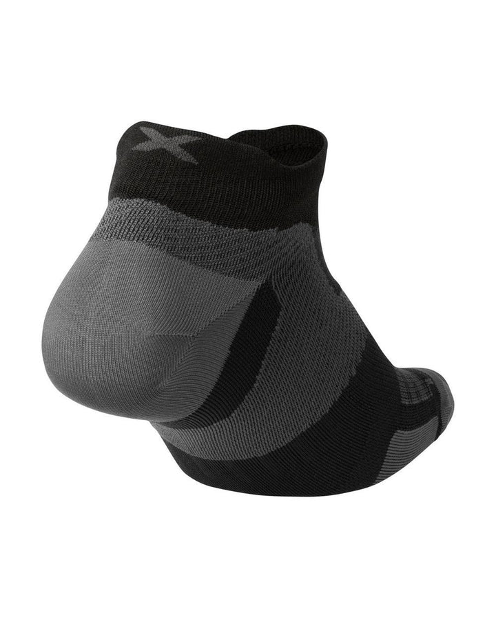 2XU Vectr Ultralight No Show Socks (Black/Titanium) - BUMSONTHESADDLE