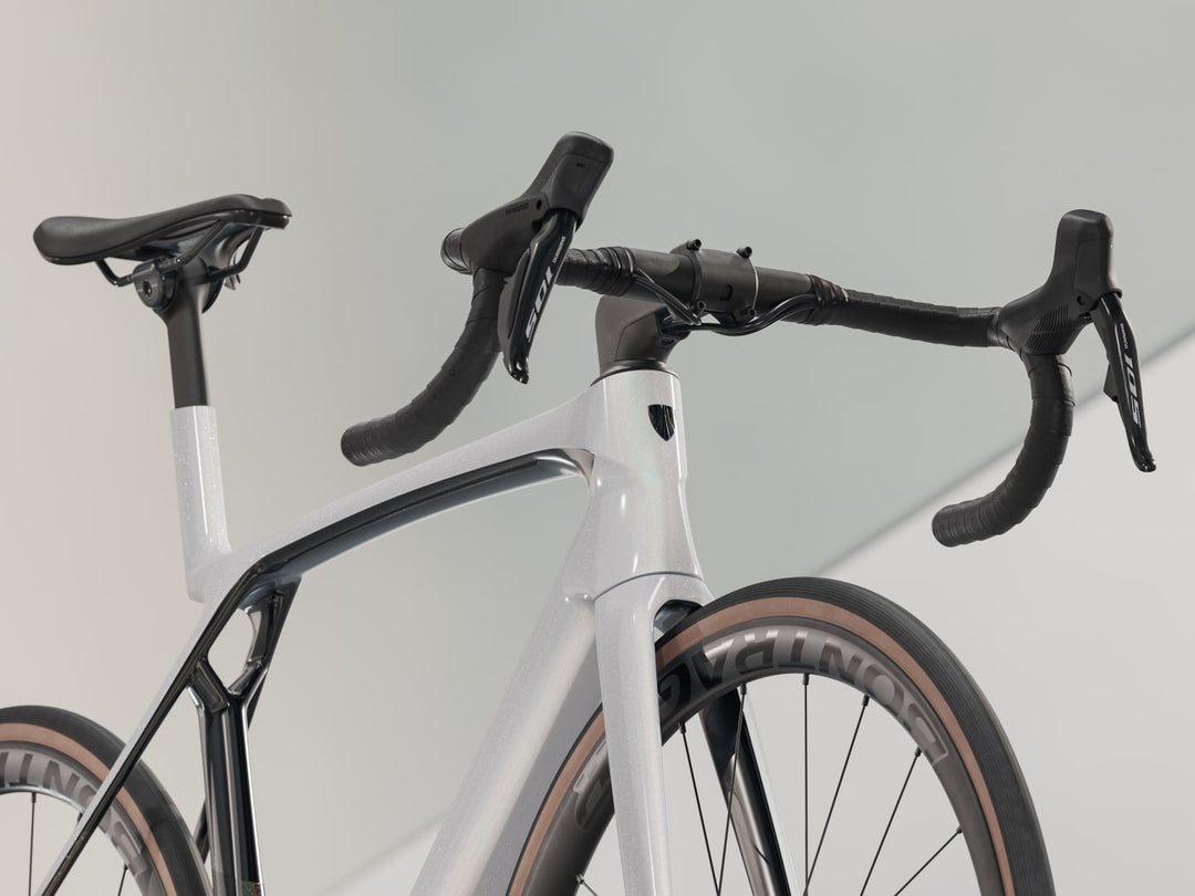 Trek Madone SL 6 Gen 8 (White Prismatic)