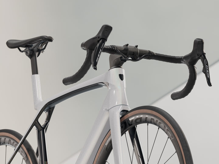 Trek Madone SL 6 Gen 8 (White Prismatic)