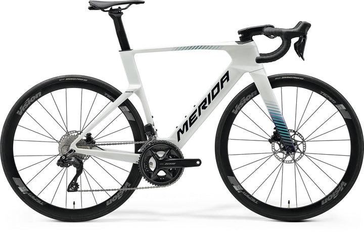 Merida Reacto 5000 carbon aero road bike in Pearl/Blue Teal