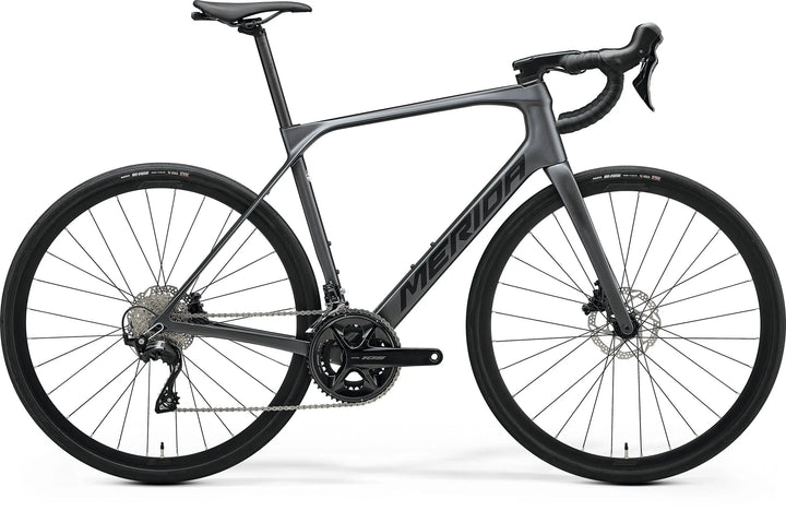 Merida Scultura Endurance 4000 II3 (Silk Dark SIlver/Black)