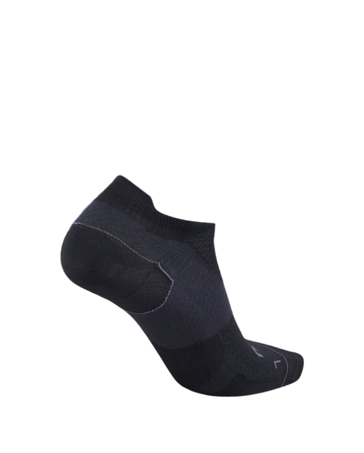 2XU UA7027E Vectr Ultralight No Show Running Socks (Black/Titanium)