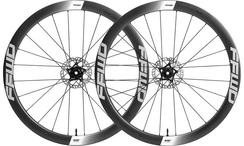 FFWD Ryot44 Carbon Tubeless Ready Disc Brake Wheel - Shimano (White) - BUMSONTHESADDLE