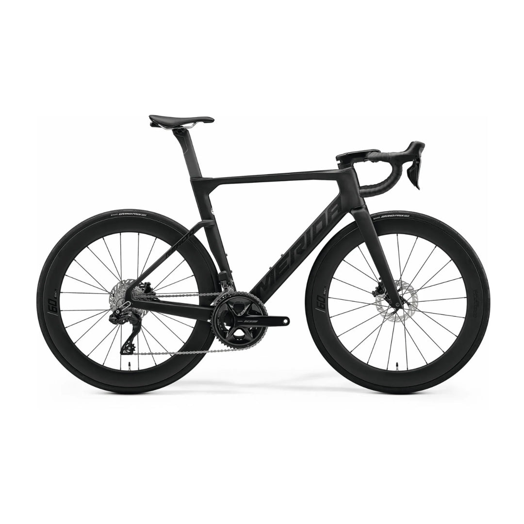 Merida Reacto 6000 carbon aero road bike in Silk Black/Glossy Dark Silver