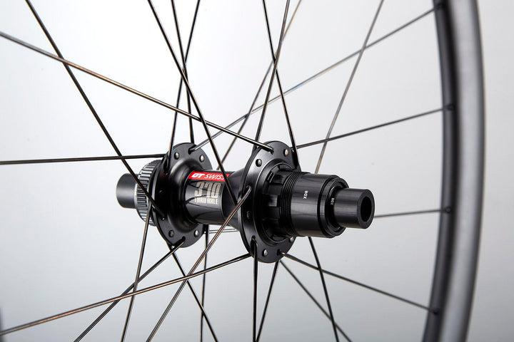 OneAer D5 Carbon Tubeless Ready Disc Brake Wheel - Shimano/Sram (Black) - BUMSONTHESADDLE