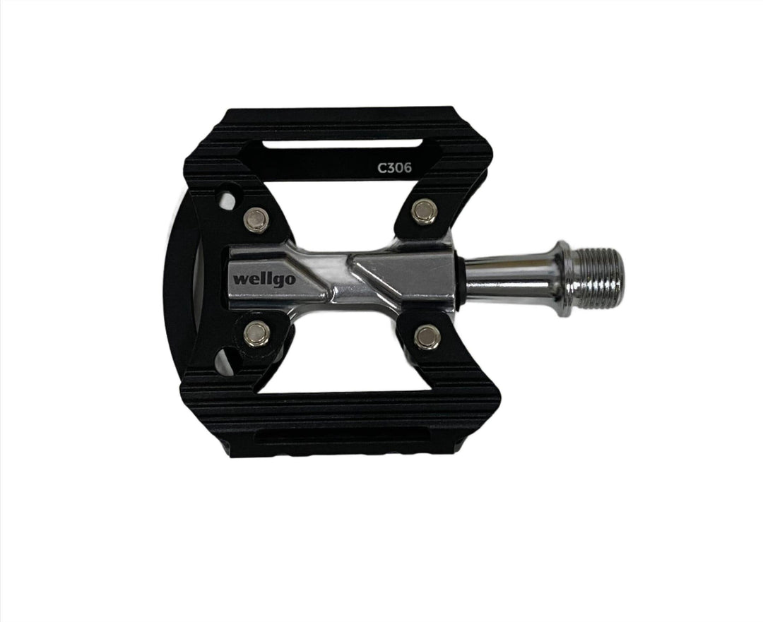 Wellgo C306 Flat Pedals (Black/Silver) - BUMSONTHESADDLE