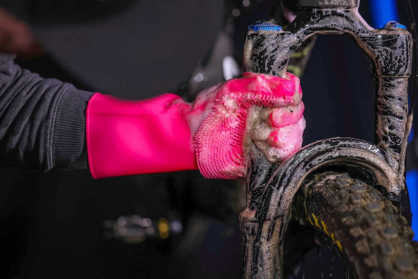 Muc-off Deep Scrubber Gloves (Pink)