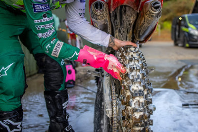 Muc-off Deep Scrubber Gloves (Pink)