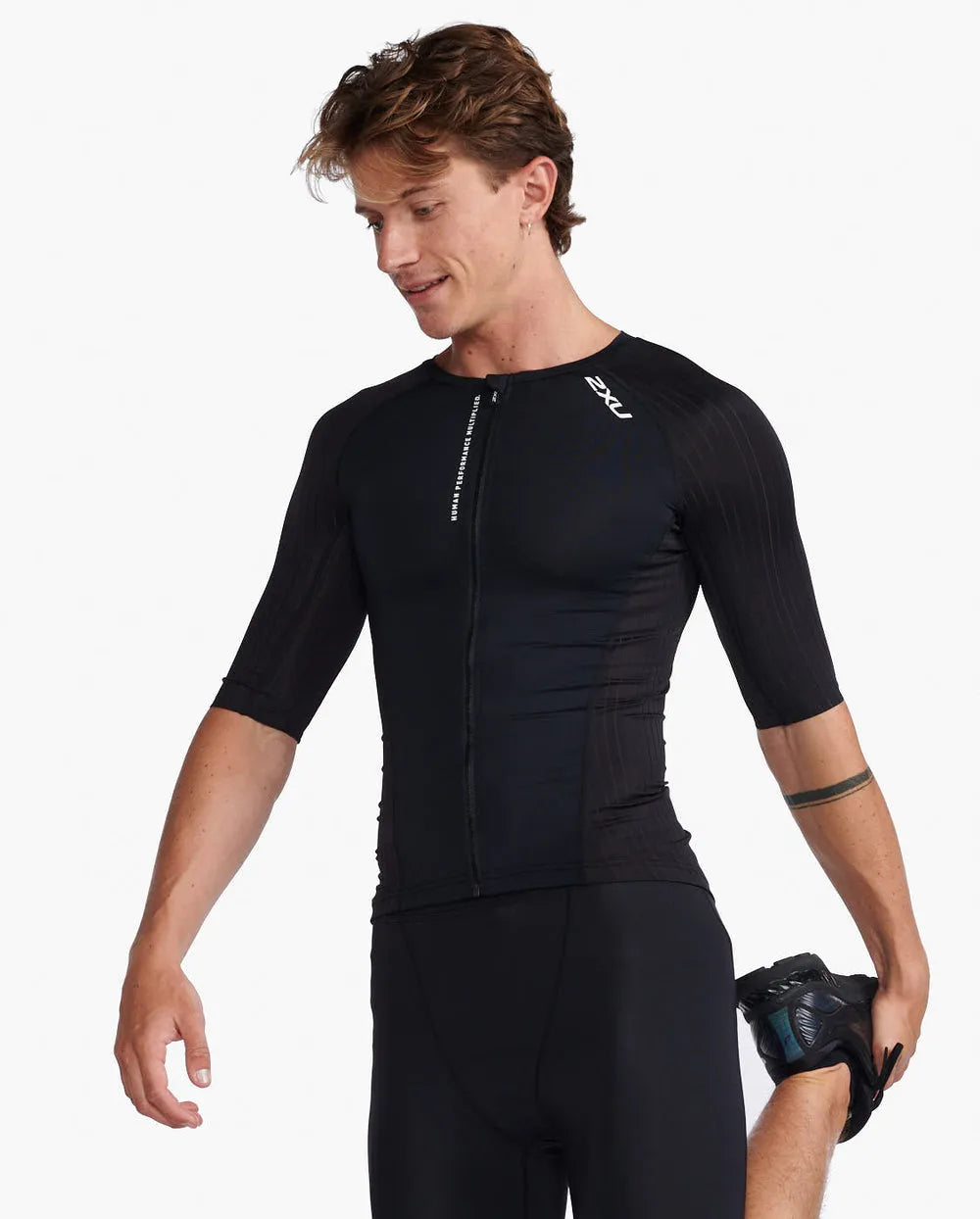 2XU MT6662A Aero Tri Sleeved Men's Triathlon Top (Black/White)