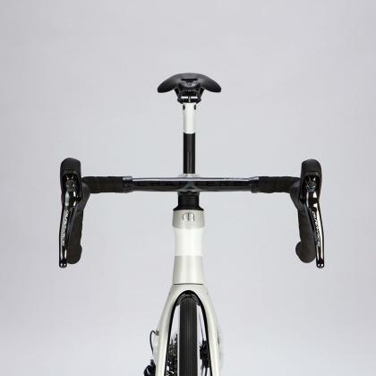 Chapter 2 KOKO Disc Brake Road Frameset (White/Grey) - BUMSONTHESADDLE