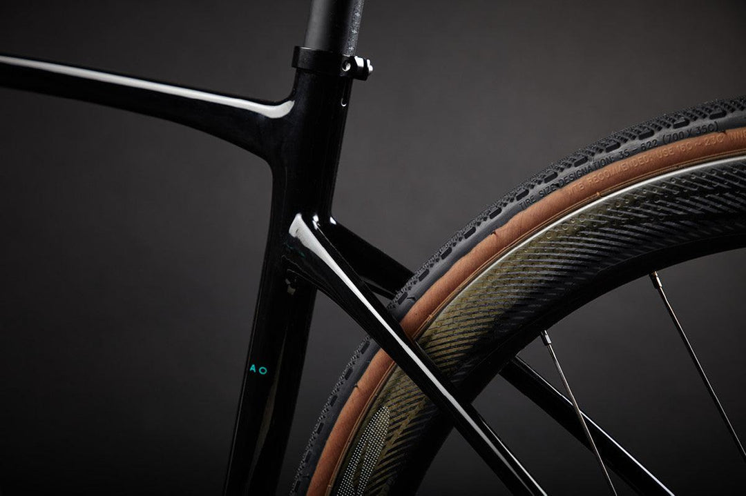 Chapter2 AO Disc Brake Frameset (Matt/Gloss Black) - BUMSONTHESADDLE