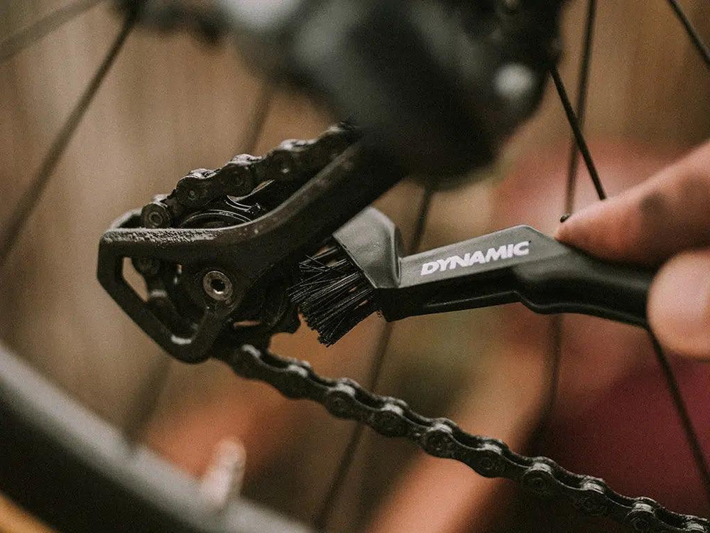 Dynamic Drivetrain Detailing Brush - BUMSONTHESADDLE