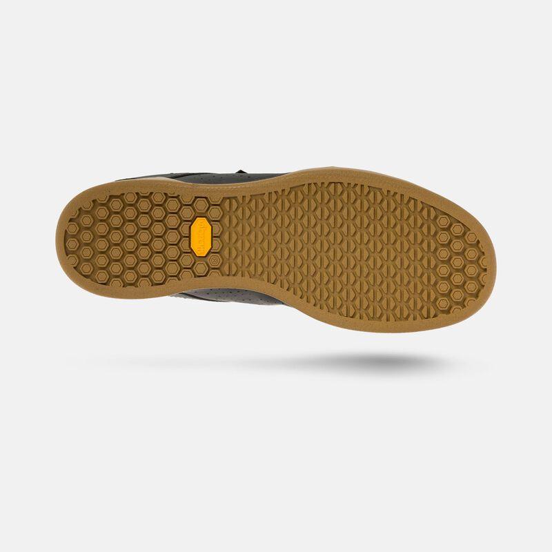 Giro Jacket II MTB Cycling Shoes (Dark Shadow/Gum) - BUMSONTHESADDLE