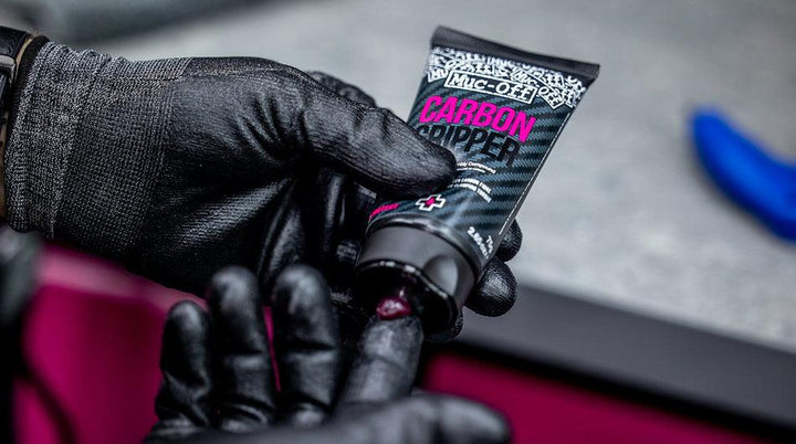 Muc-Off Carbon Gripper - BUMSONTHESADDLE