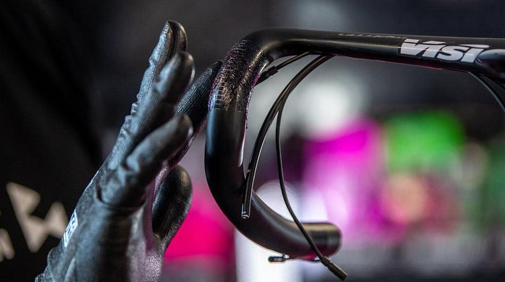 Muc-Off Carbon Gripper - BUMSONTHESADDLE