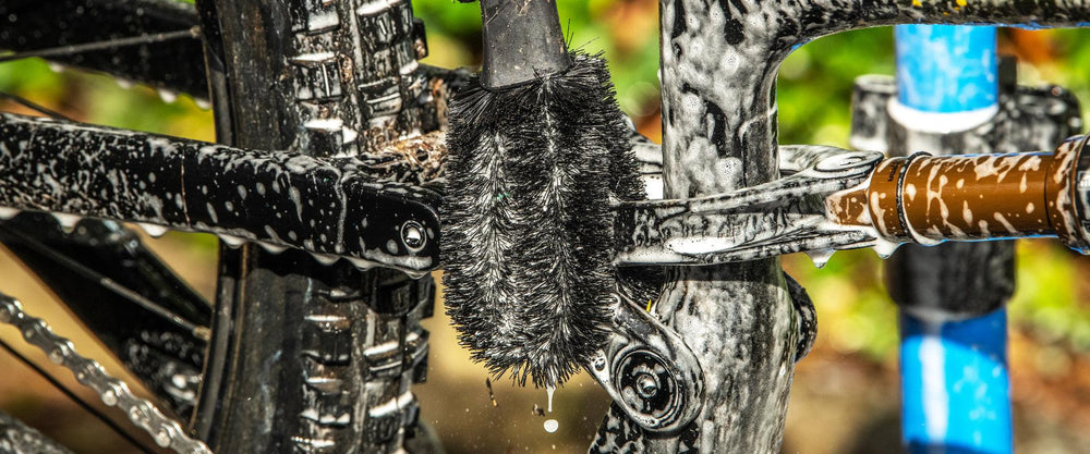 Muc-Off Two Pronged Brush - BUMSONTHESADDLE