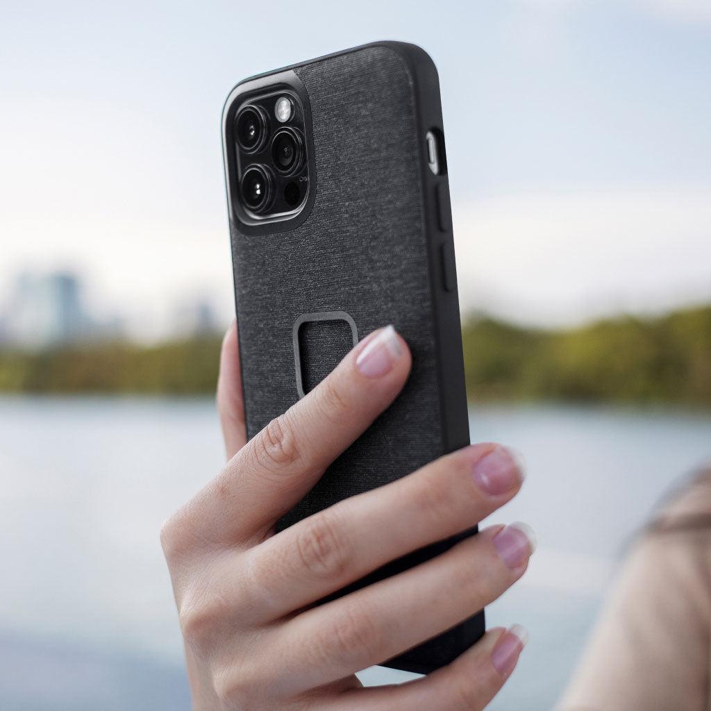 Peak Design Mobile Everyday Fabric Case iPhone 14 Plus (Charcoal) - BUMSONTHESADDLE