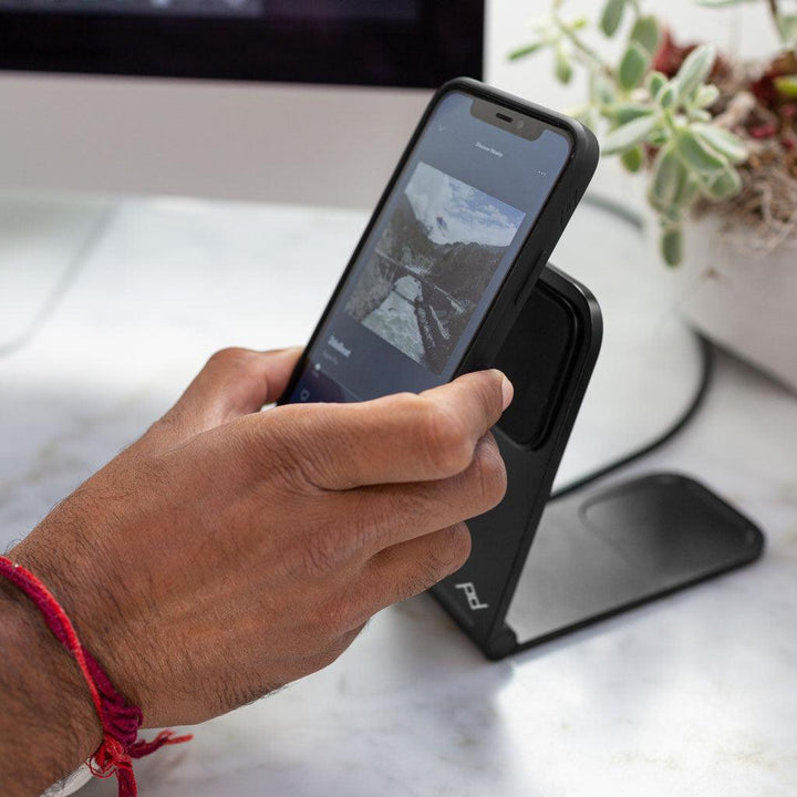 Peak Design Mobile Wireless Charging Stand (Black) - BUMSONTHESADDLE