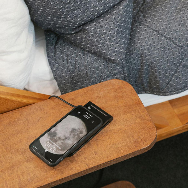 Peak Design Mobile Wireless Charging Stand (Black) - BUMSONTHESADDLE