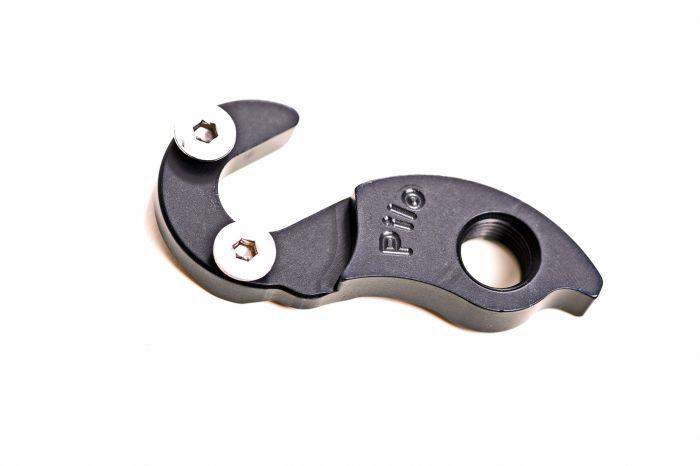 Pilo D313 Derailleur Hanger (Black) - BUMSONTHESADDLE