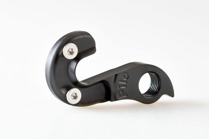 Pilo D697 Derailleur Hanger (Black) - BUMSONTHESADDLE