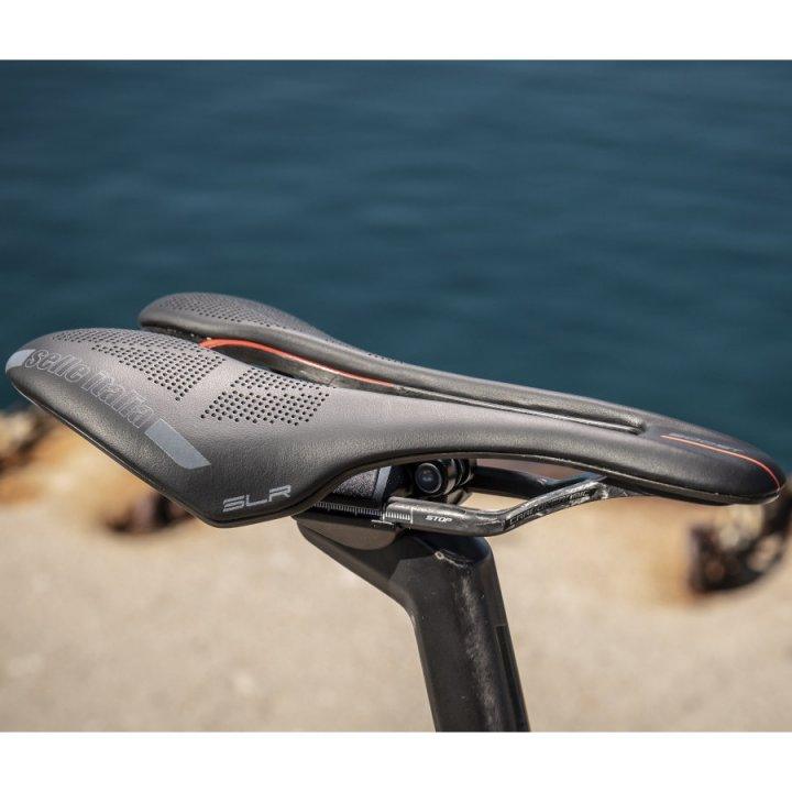 Selle Italia SLR Boost Kit Carbonio Superflow Saddle - BUMSONTHESADDLE