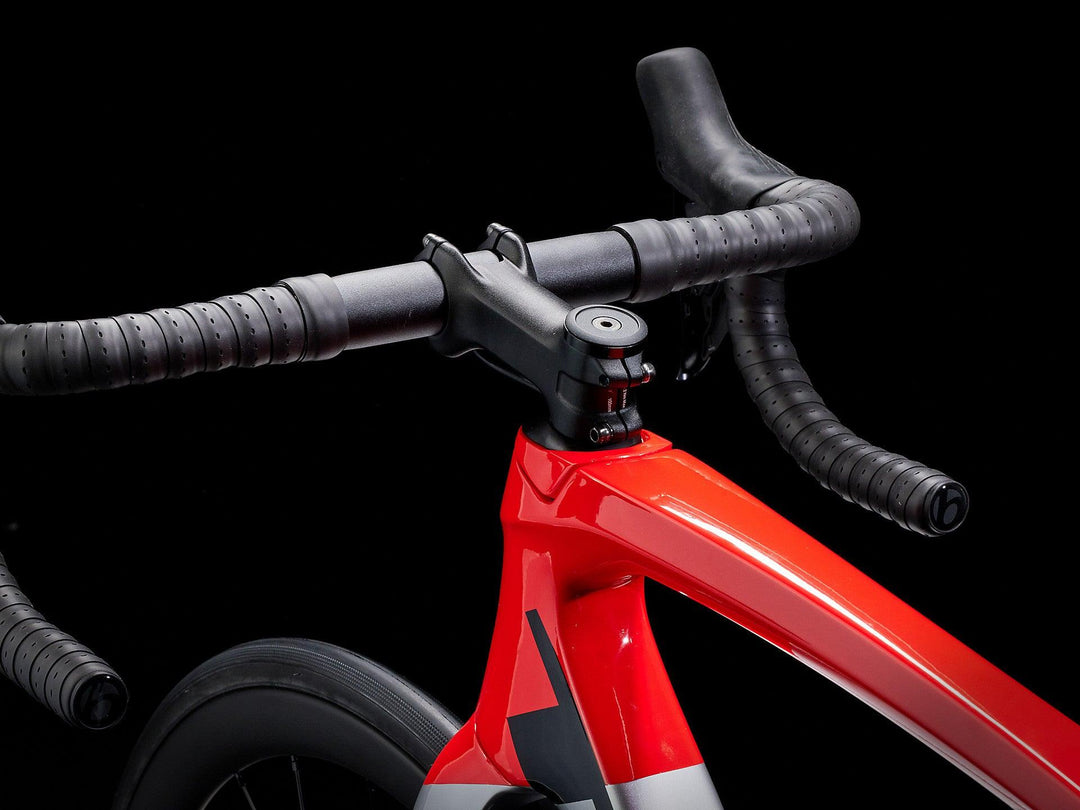 Trek Emonda SL 6 Pro Di2 (Quicksilver/Radioactive Red) - BUMSONTHESADDLE